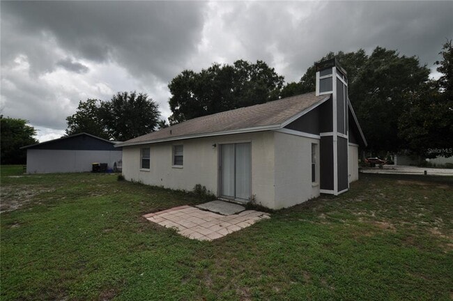 Building Photo - 828 Cinnamon Dr E