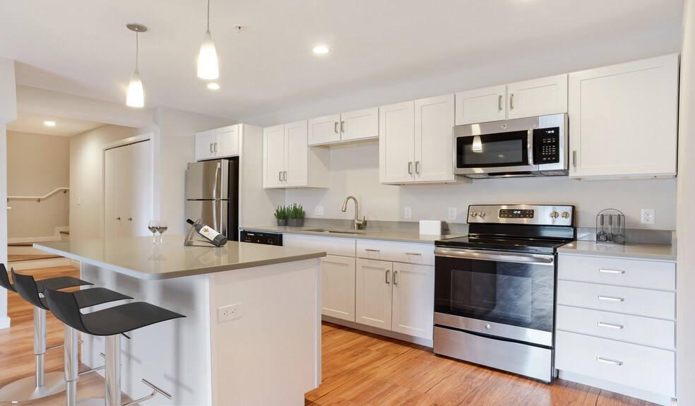 Bay Ridge at Nashua Apartments Nashua, NH Apartment Finder