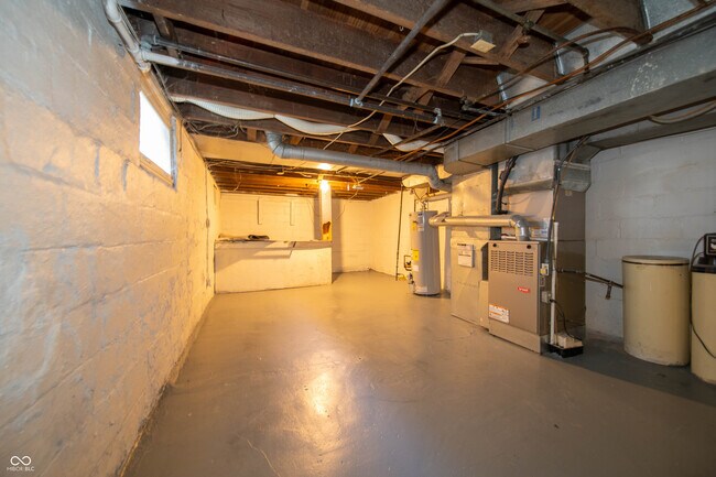 Building Photo - 5446 N College Ave