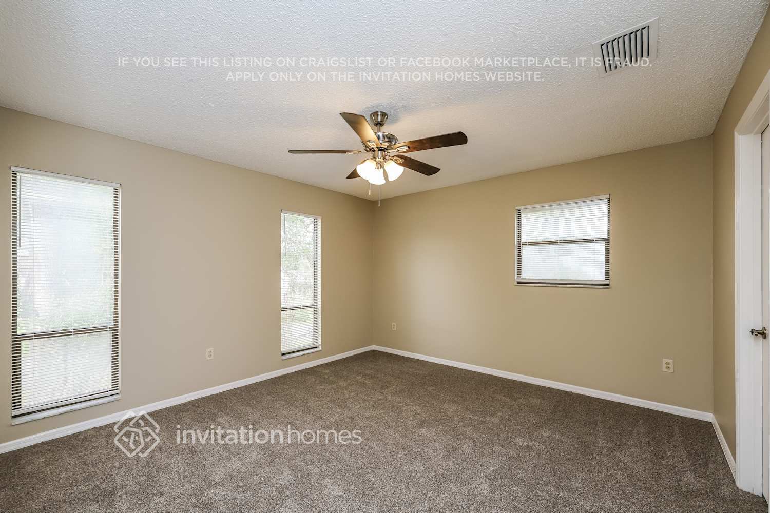 Building Photo - 1051 Sugartree Dr S