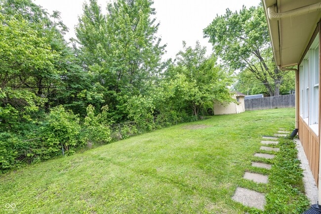 Building Photo - 628 Ash Dr