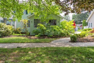 Building Photo - Charming Fully Furnished Three Bed, Two Ba...
