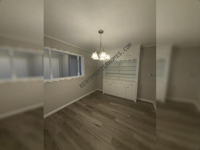 Building Photo - 3903 N Aydelotte Ave