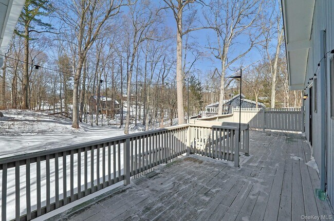 Building Photo - 4 Sassi Dr