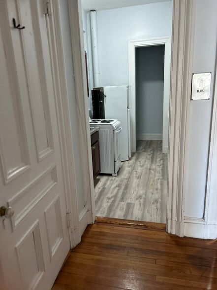 Building Photo - 406 Beacon St