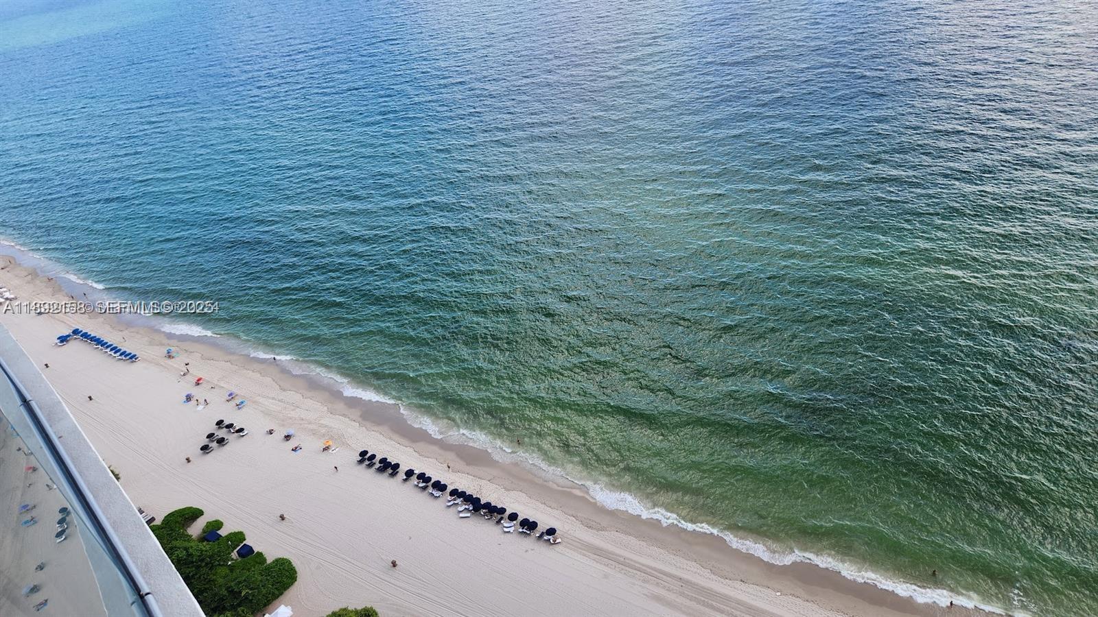 Building Photo - 17001 Collins Ave