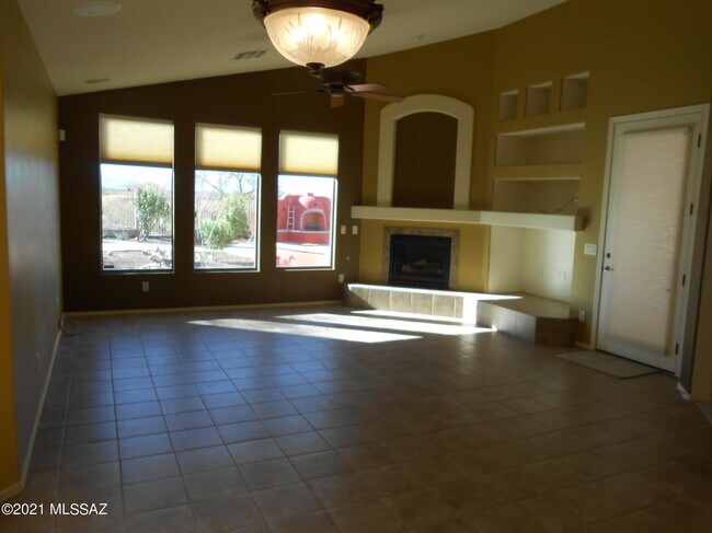 Building Photo - 14048 E Fairway Bluff Ct