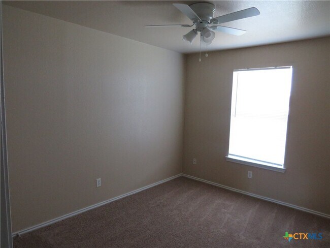 Building Photo - 1602 Benttree Dr