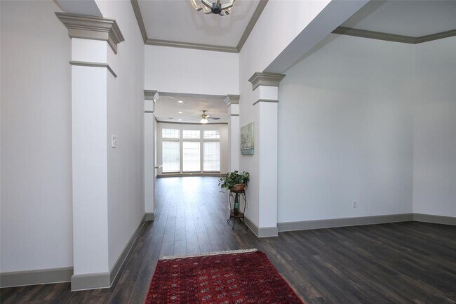 Building Photo - 5522 Island Breeze Dr