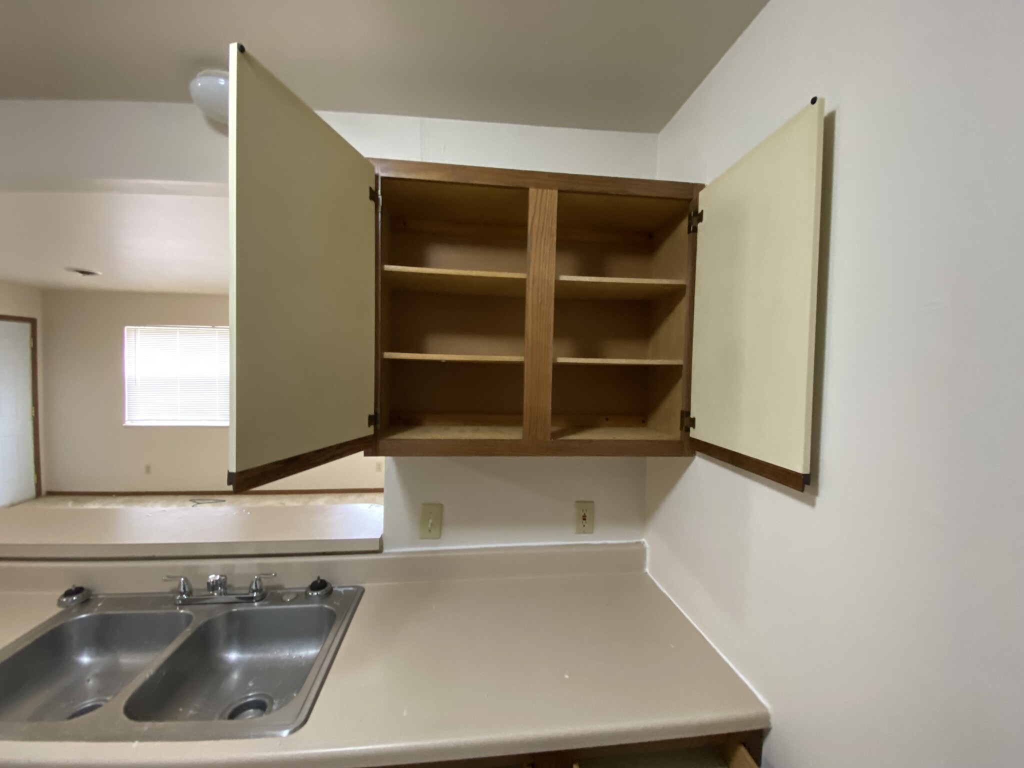 Building Photo - 128 Sandstone Ct