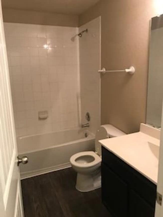Building Photo - Great 4 Bedroom home with Open floor plan