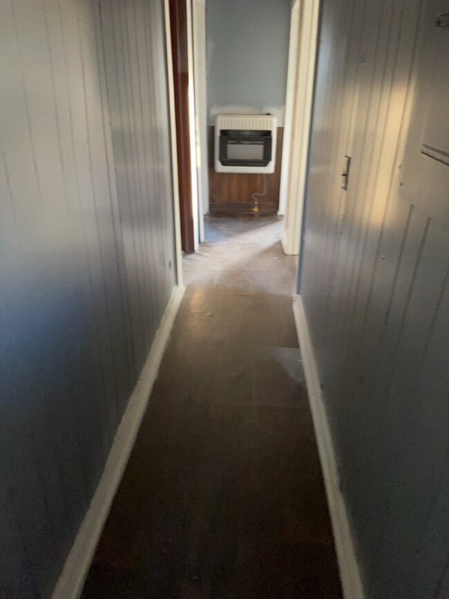 Building Photo - 2 Bedroom 1 Bathroom