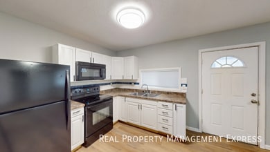 Building Photo - 2 Bedroom 1 Bathroom Home