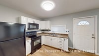 Building Photo - 2 Bedroom 1 Bathroom Home