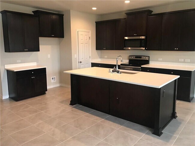 Building Photo - 1352 Eagle Ridge Trail