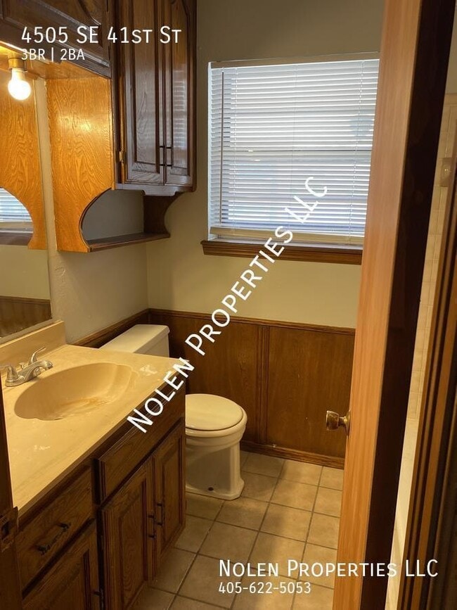 Building Photo - 4505 SE 41st St