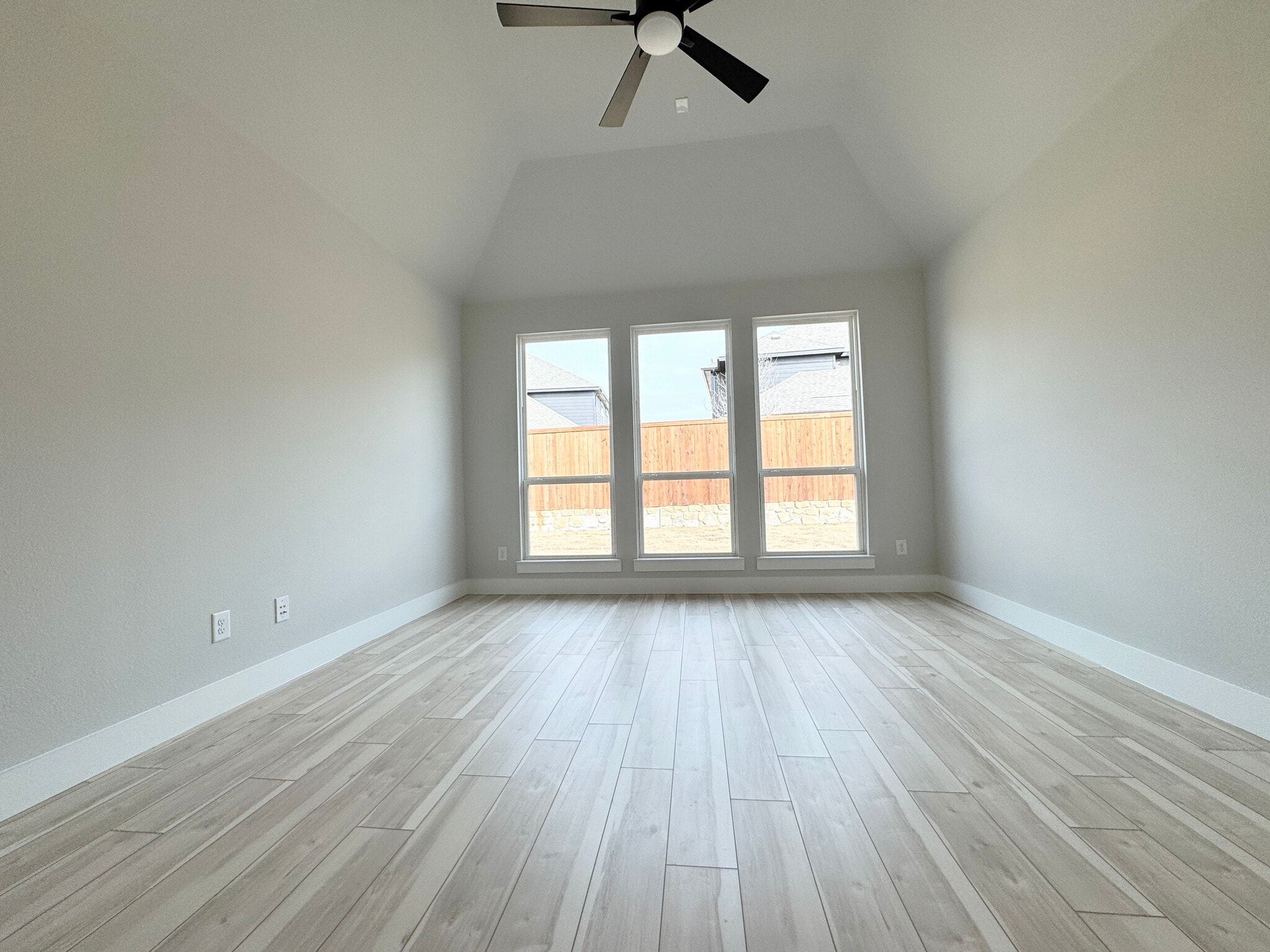 Building Photo - 6113 Tahoe Winds Dr