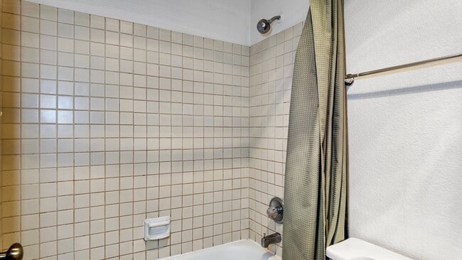 Building Photo - Bright 3-Bed Bothell Home with Attached Garage, Cozy Fireplace, and Private Garden Oasis