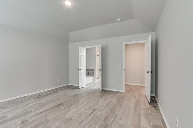 Building Photo - 13321 Beaumont Dr