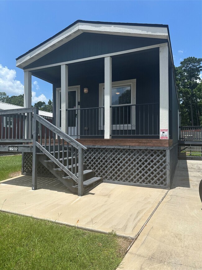 Building Photo - 21509 W Hammond Dr