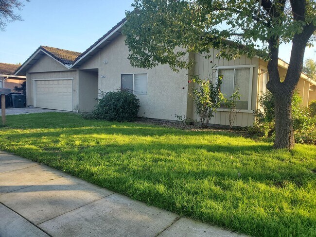 Building Photo - FER130