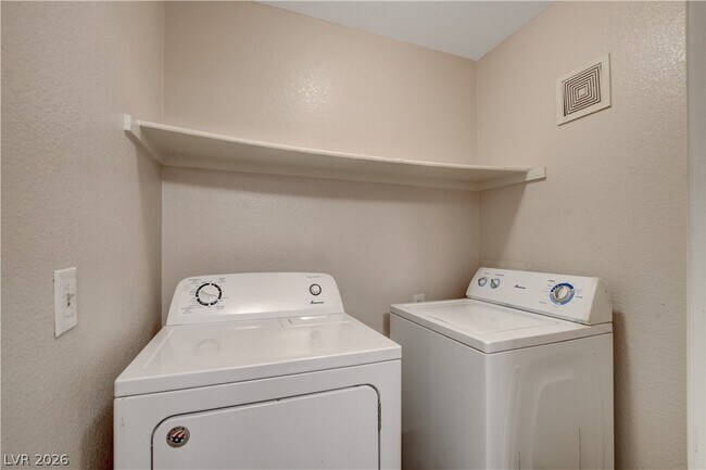 Building Photo - 200 Mission Laguna Ln