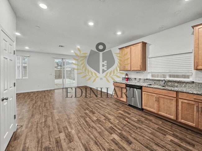 Building Photo - 7198 E Normal Ave