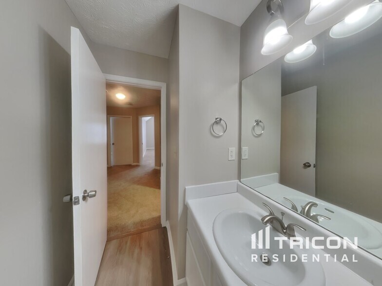 Building Photo - 3591 River Mill Ct