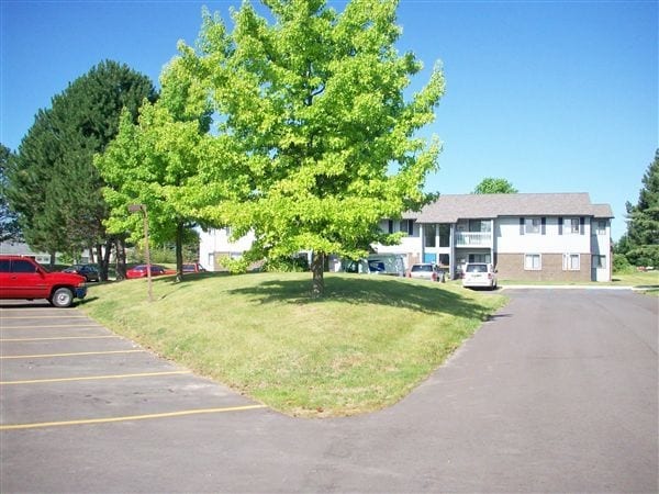 Building Photo - Village Pointe Apartments