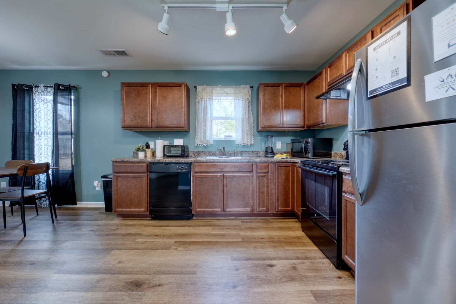 Building Photo - 765 Compass Trl