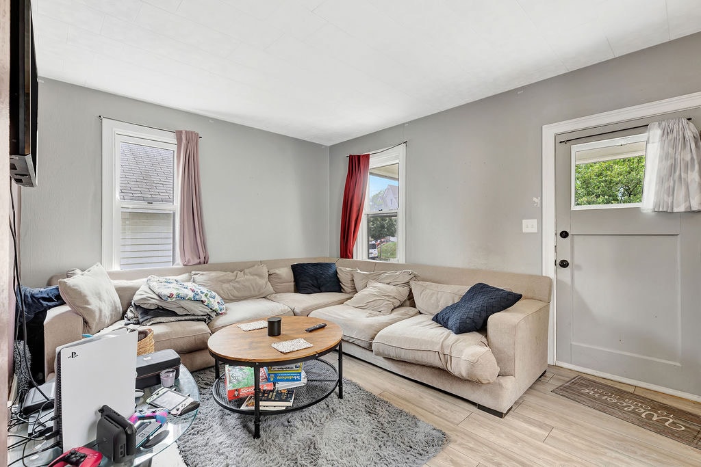 Building Photo - 3242 Stanhope Ave