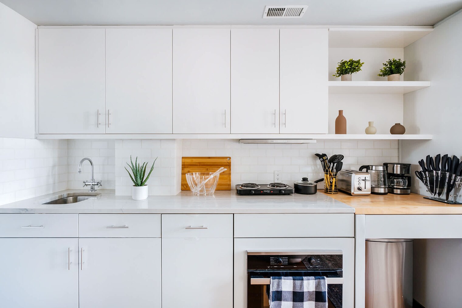 Building Photo - 240 W 73rd St