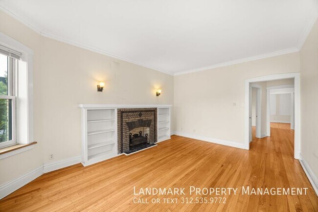 Building Photo - 824 W Wrightwood Ave