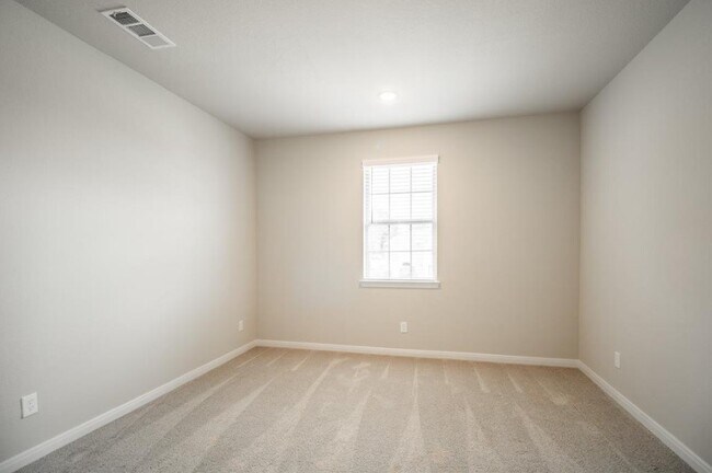 Building Photo - 21449 Kings Guild Ln