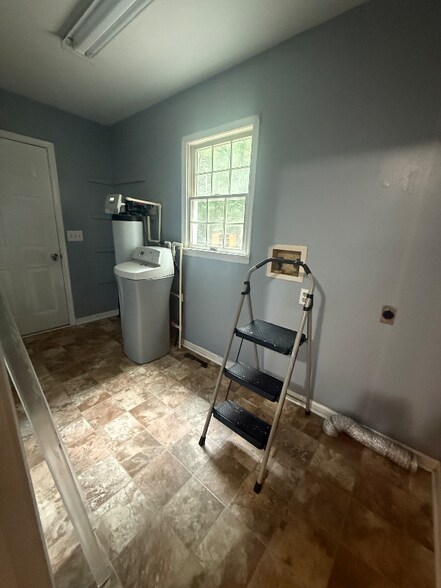 Building Photo - 6050 Hounds Bay Cir