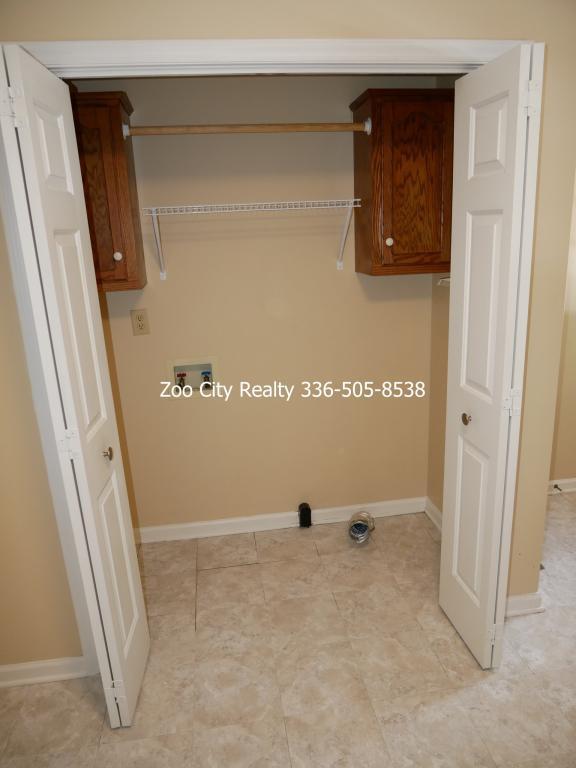 Building Photo - 1805 Rocky Ln