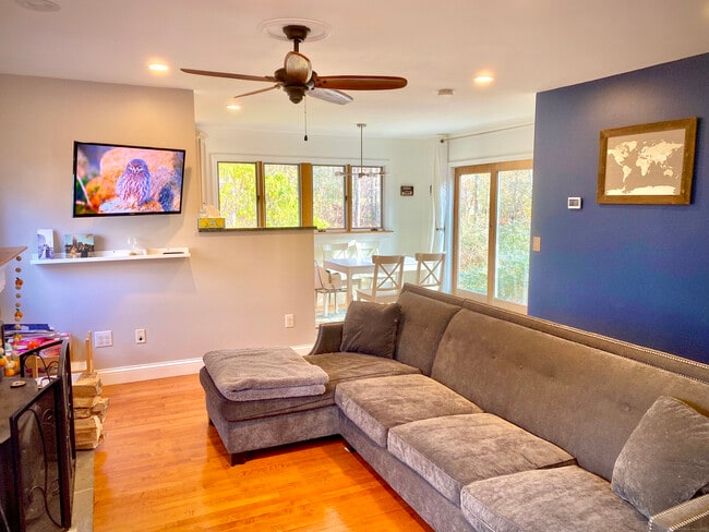 Building Photo - 37 Newfane Rd