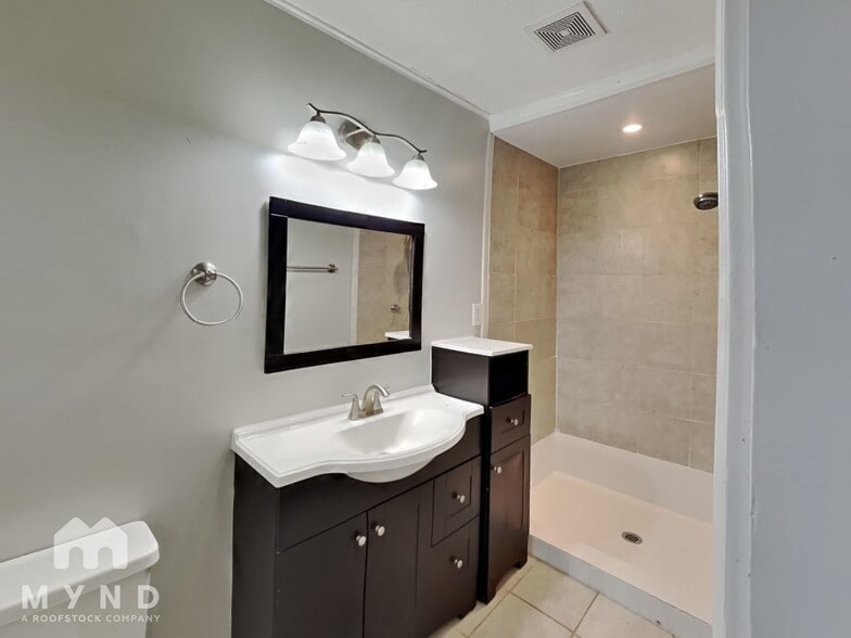 Building Photo - 1118 Arrowhead Trail