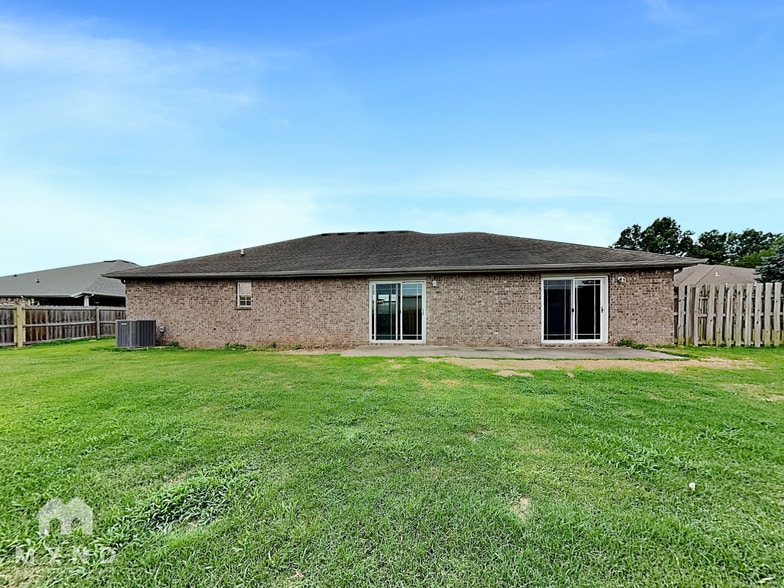 Building Photo - 278 Pine Meadow Dr