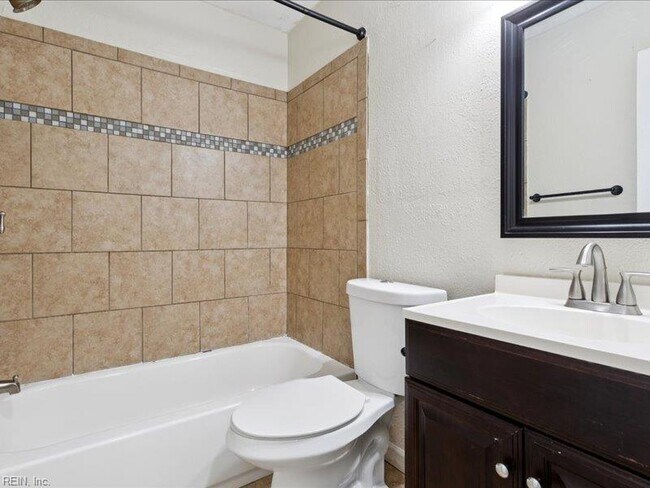 Building Photo - 13202 Aqueduct Dr