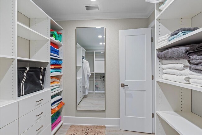 Building Photo - 135 93rd Ave