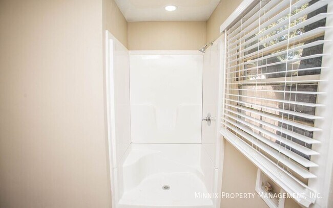 Building Photo - 2404 27th St