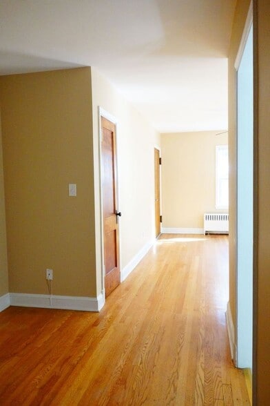 Building Photo - 8408 Greenwood Ave