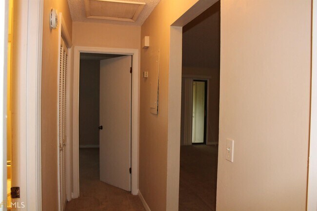 Building Photo - 207 Admirals Walk