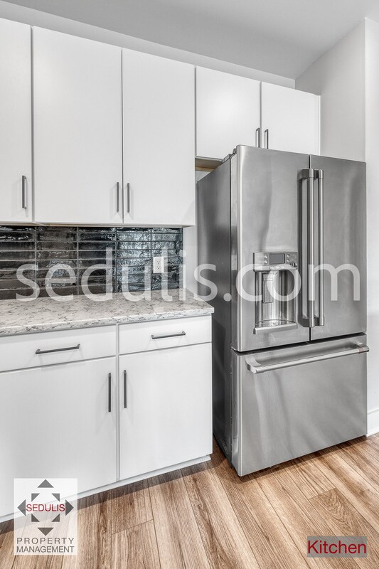 Building Photo - 4555 Mixson Ave