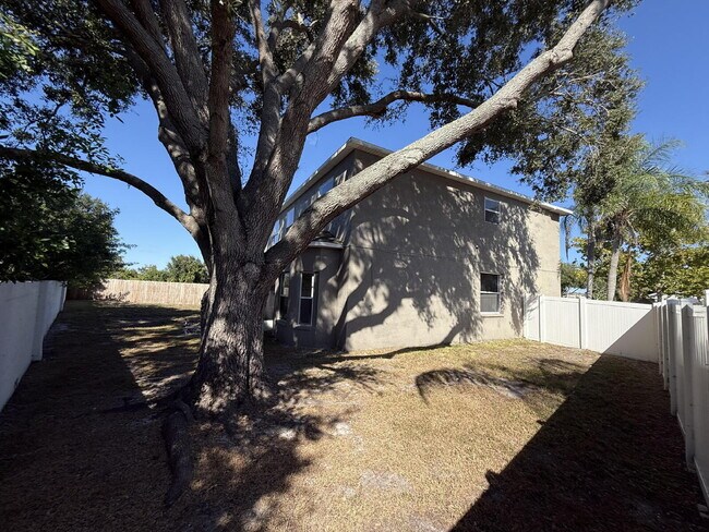 Building Photo - Beautifully remodeled 6 bedroom - 3 bath home in Summerfield Village