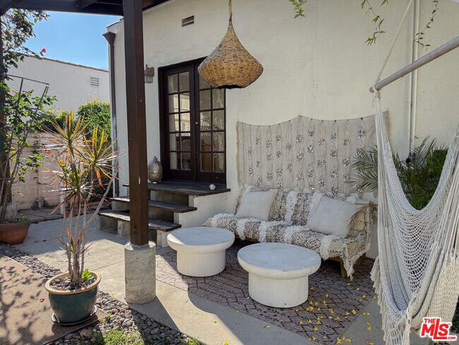 Building Photo - 316 S Wetherly Dr