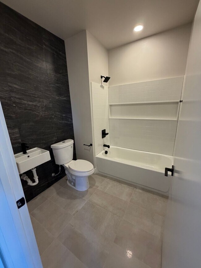 Building Photo - 3365 A St