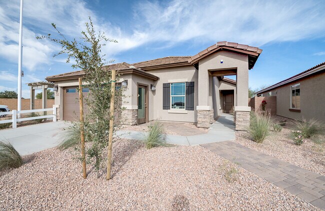 Primary Photo - 1736 E Fontana Dr