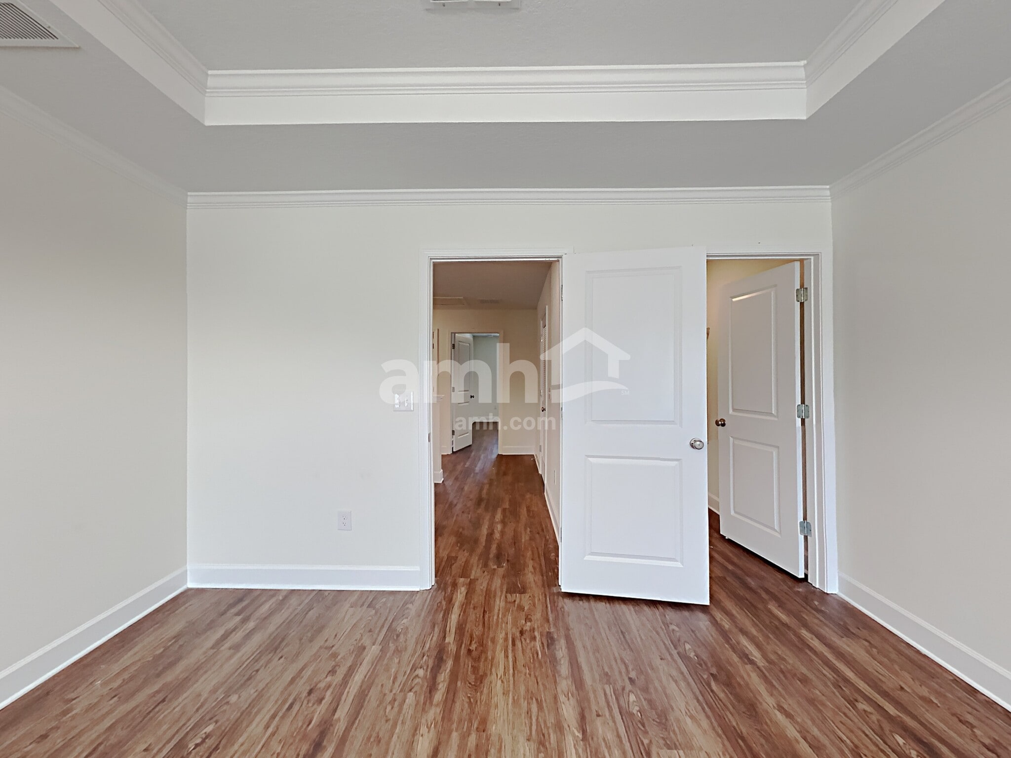 Building Photo - 907 Walden Pond Dr